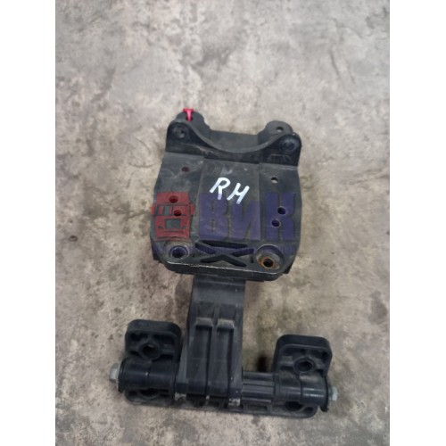 Петля фары Volvo FM 657966 RH (712)-1