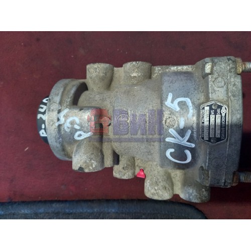 Кран управления тормозами прицепа Scania P114 593796 (066)-2