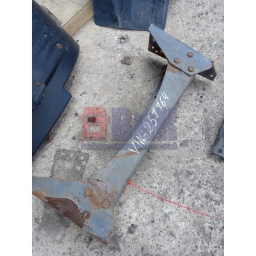 Траверса Volvo FH 257764 задняя (210)