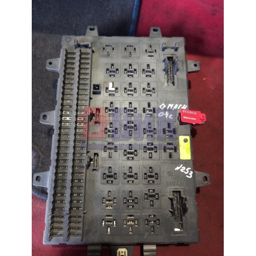 Блок предохранителей Renault MACK (030)-1