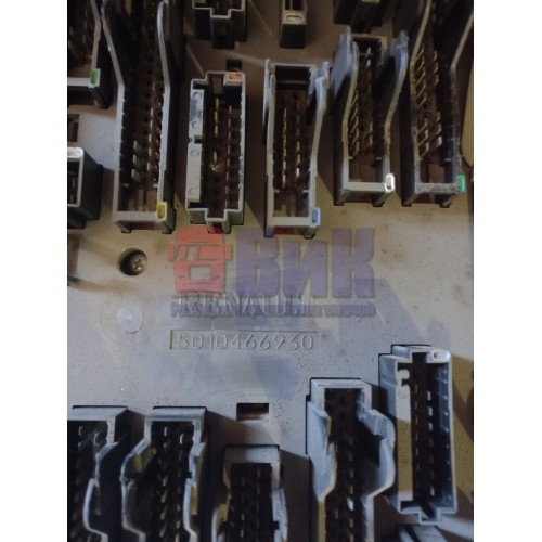 Блок предохранителей Renault Premium DCI-420 (001)-3