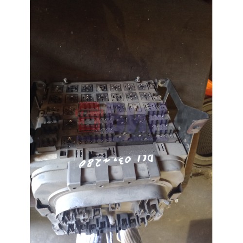 Блок предохранителей Renault Premium DCI-420 (002)-3