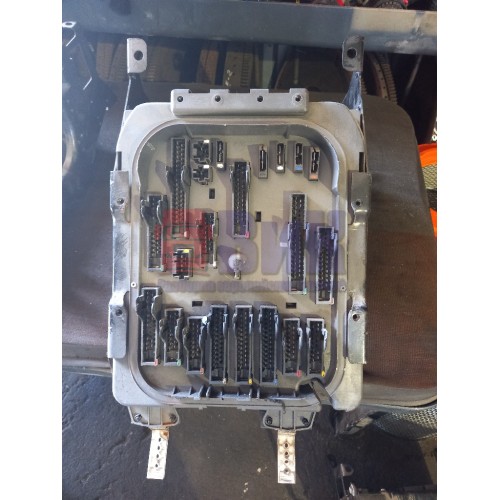 Блок предохранителей Renault Premium DCI-420 (002)-1