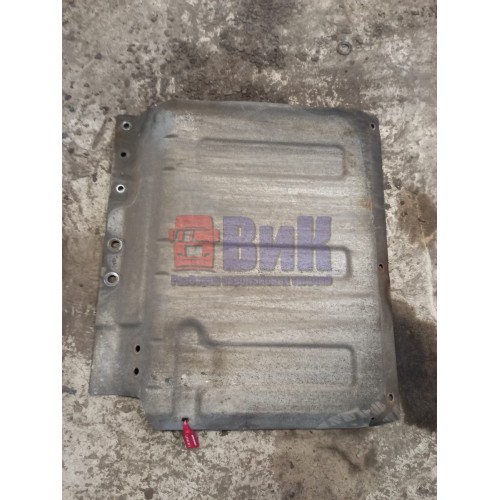 Накладка на глушитель Volvo FM 657966 боковая (557)