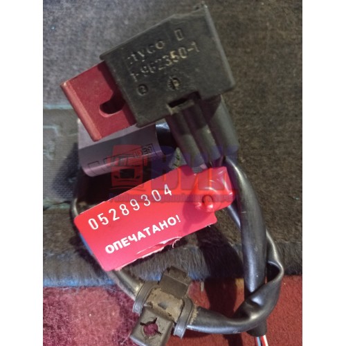 Доводчик замка двери Renault Magnum / PR (304)-2