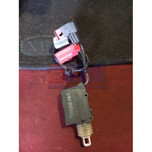 Доводчик замка двери Renault Magnum / PR (304)-1