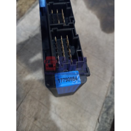 Блок FR Mercedes Actros 987958 (984)-2