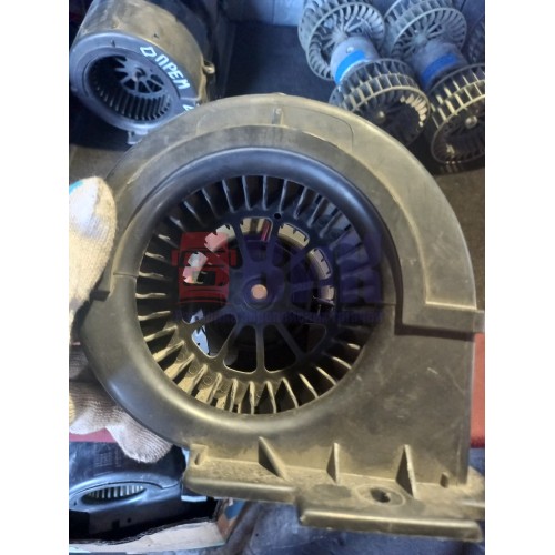 Моторчик отопителя (печки) Renault Premium DXI 11 в корпусе (047)-2