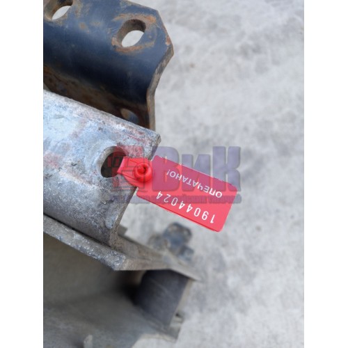 Кронштейн буксировочного крюка Mercedes (алюм) (024)-4