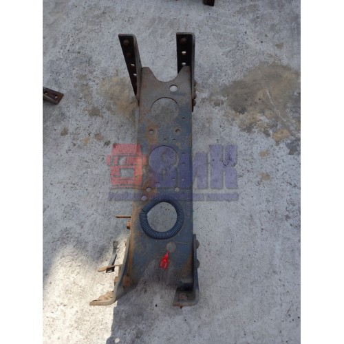 Траверса Mercedes центральная (037)