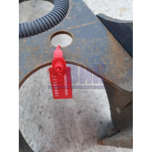 Траверса Mercedes центральная (037)-1