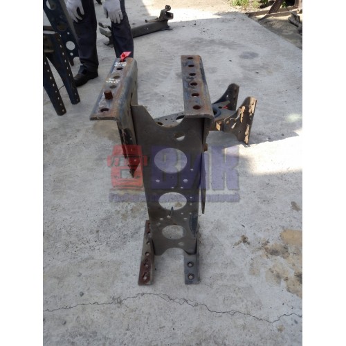 Траверса Mercedes центральная (035)-3