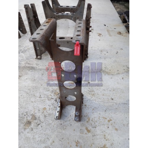 Траверса Mercedes центральная (040)-2