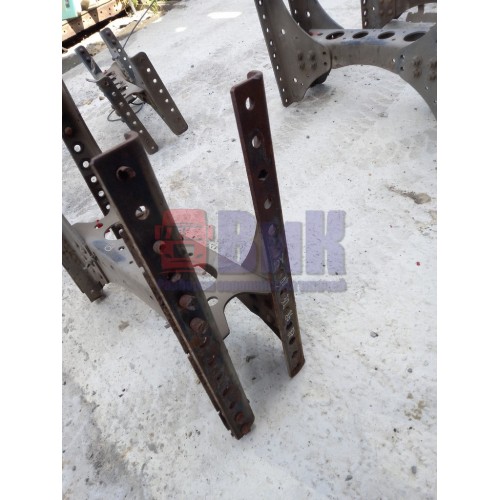 Траверса Mercedes центральная (034)-4