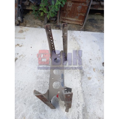 Траверса Mercedes центральная (034)-2