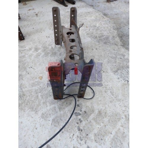 Траверса Mercedes центральная (033)-5