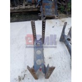 Траверса Mercedes центральная (031)