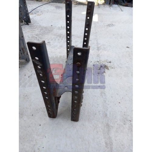 Траверса Mercedes центральная (031)-4