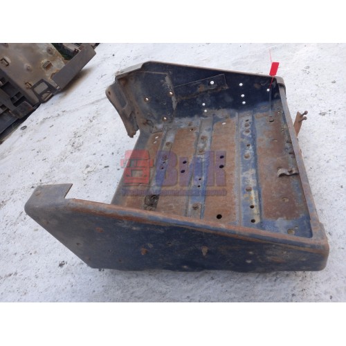 Ящик АКБ MAN (узкий) (010)-4