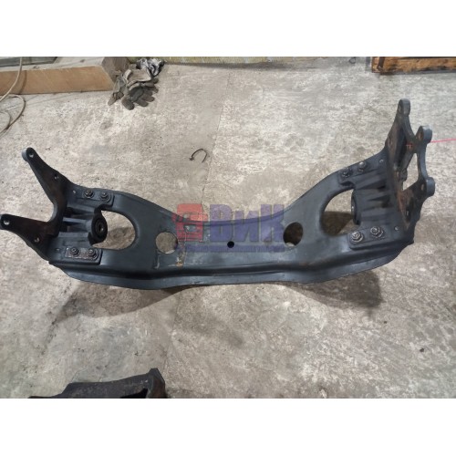 Траверса Mercedes Actros 987958 под двигатель (217)