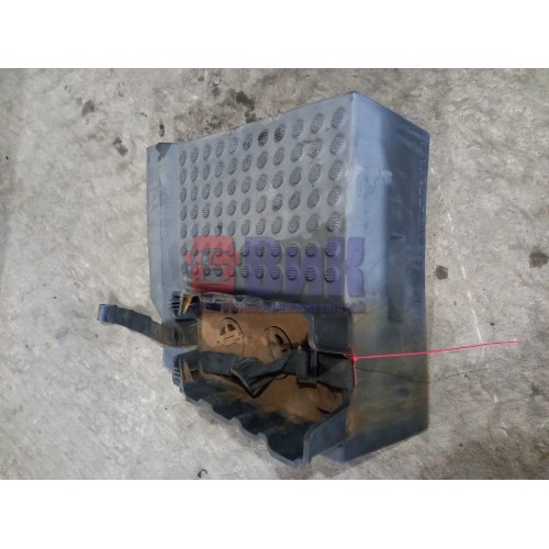 Крышка ящика АКБ Renault T460 001057 (988)