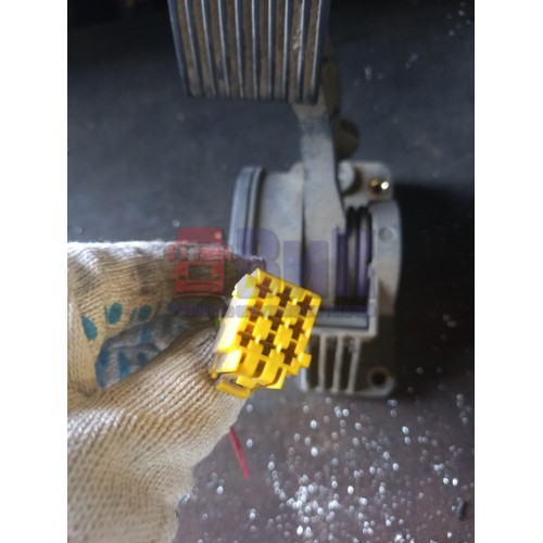 Педаль газа Mercedes Actros 987958 (435)-1