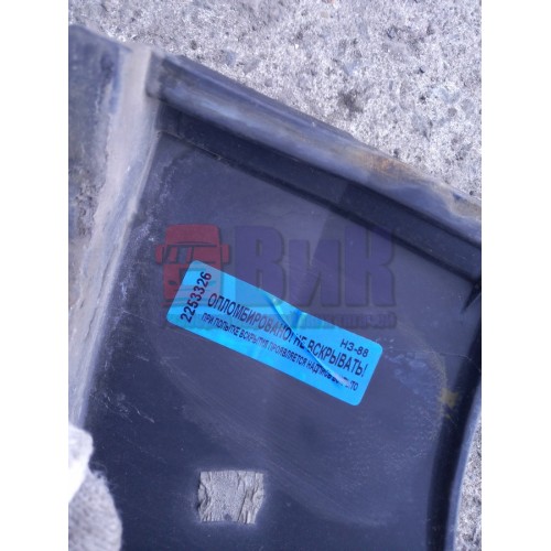 Накладка на стойку стекла Mercedes Actros 987958 наружняя RH (326)-2