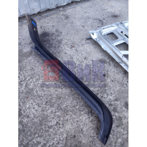 Накладка на стойку стекла Mercedes Actros 987958 наружняя RH (326)-3