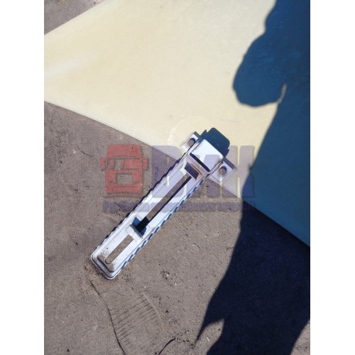 Спойлер кабины Mercedes Actros 987958 верхний (323)-3