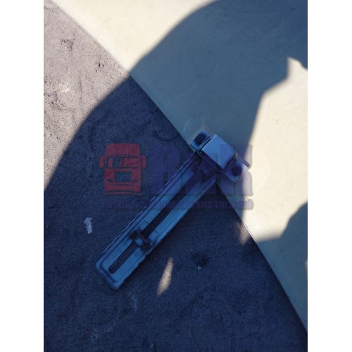 Спойлер кабины Mercedes Actros 987958 верхний (323)-1