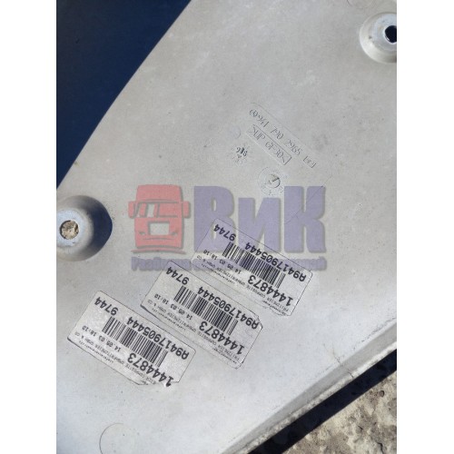 Спойлер кабины Mercedes Actros 987958 верхний LH (321)-4