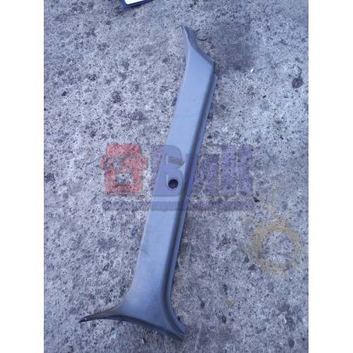 Накладка на стойку лобового стекла Mercedes Actros 987958 внутренняя LH (316)