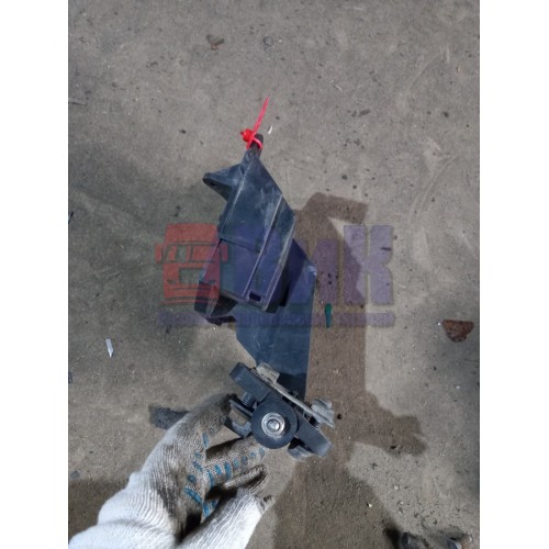 Петля фары Volvo RH (985)-3