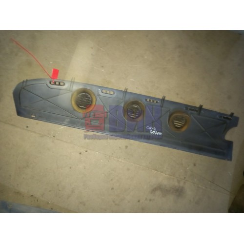 Накладка торпедо Scania (обдув лобового стекла) RH (939)-2