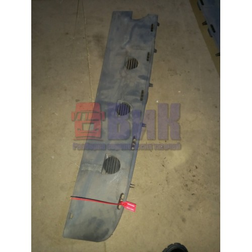 Накладка торпедо Scania (обдув лобового стекла) RH (938)