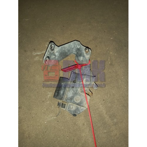 Замок капота Scania с кронштейном (907)