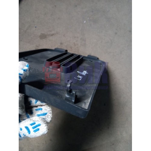 Накладка на решетку радиатора Volvo FH 12 верх деф. LH (228)-1