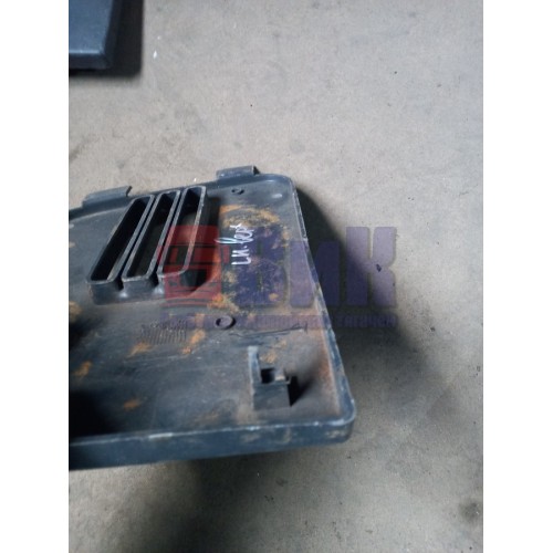 Накладка на решетку радиатора Volvo FH 12 верх деф. LH (227)-3