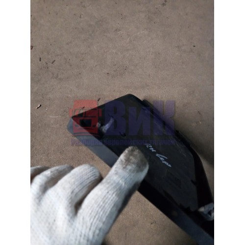 Накладка на решетку радиатора Volvo FH 12 верх деф. RH (225)-1