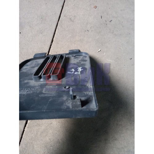 Накладка на решетку радиатора Volvo FH 12 верх деф. LH (222)-3