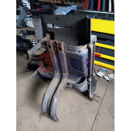 Подножка основная Volvo FH 12 деф. с кронштейном RH (977)-2