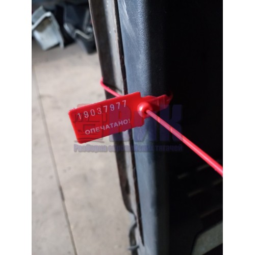 Подножка основная Volvo FH 12 деф. с кронштейном RH (977)-1