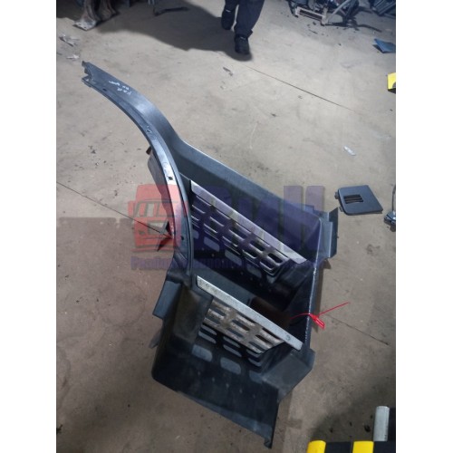 Подножка основная Volvo FH 12 деф. RH (980)-7