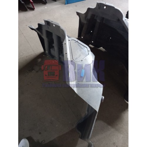 Подкрылок под кабину LH MAN у.к. (107)-2