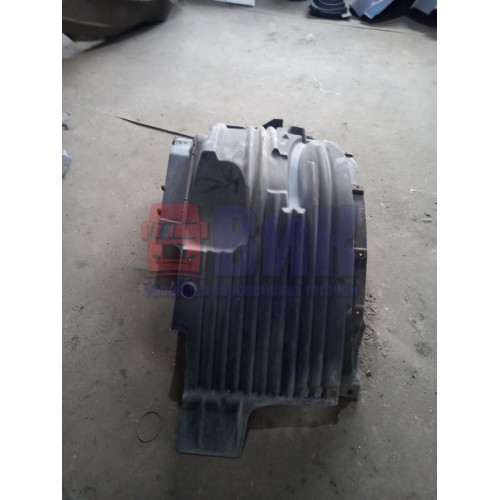 Подкрылок под кабину LH MAN у.к. (102)-2