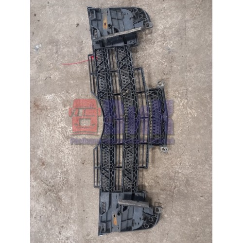 Решетка радиатора Mercedes Actros MP4 766412 (428)-1