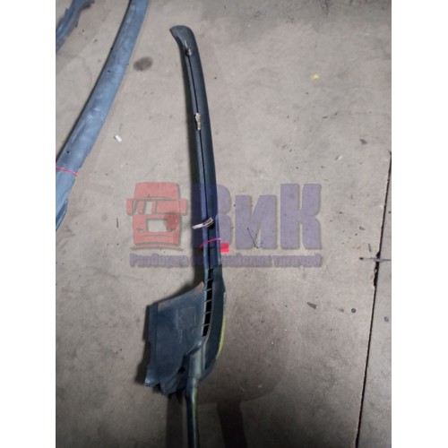 Накладка на стойку стекла Volvo FH 12 наружняя RH (245)-1