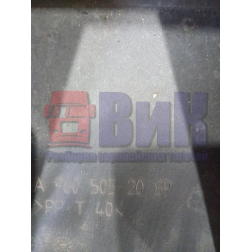 Накладка радиатора Mercedes Actros MP4 766412 (946)-1