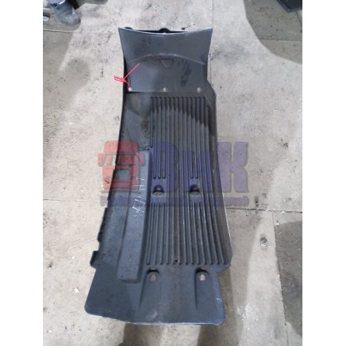 Подкрылок под кабину LH Volvo FH (265)-4