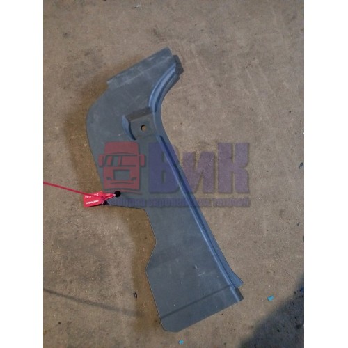 Накладка на стойку стекла Volvo внутренняя нижняя LH (122)